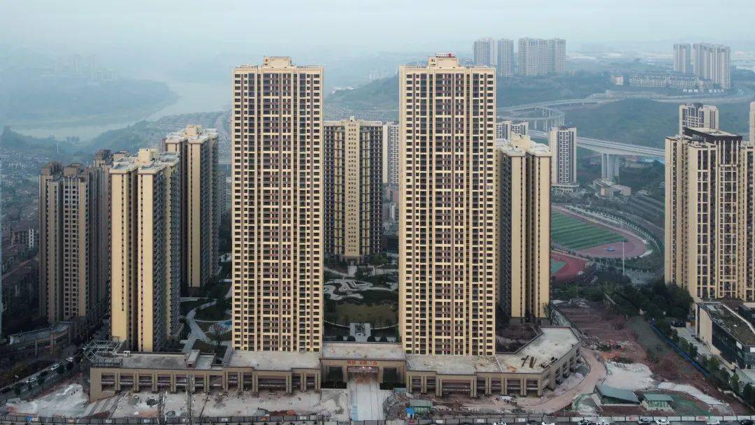 5月13日,二公司承建重庆渝北区北恒·紫岳(一期)项目顺利通过竣工验收