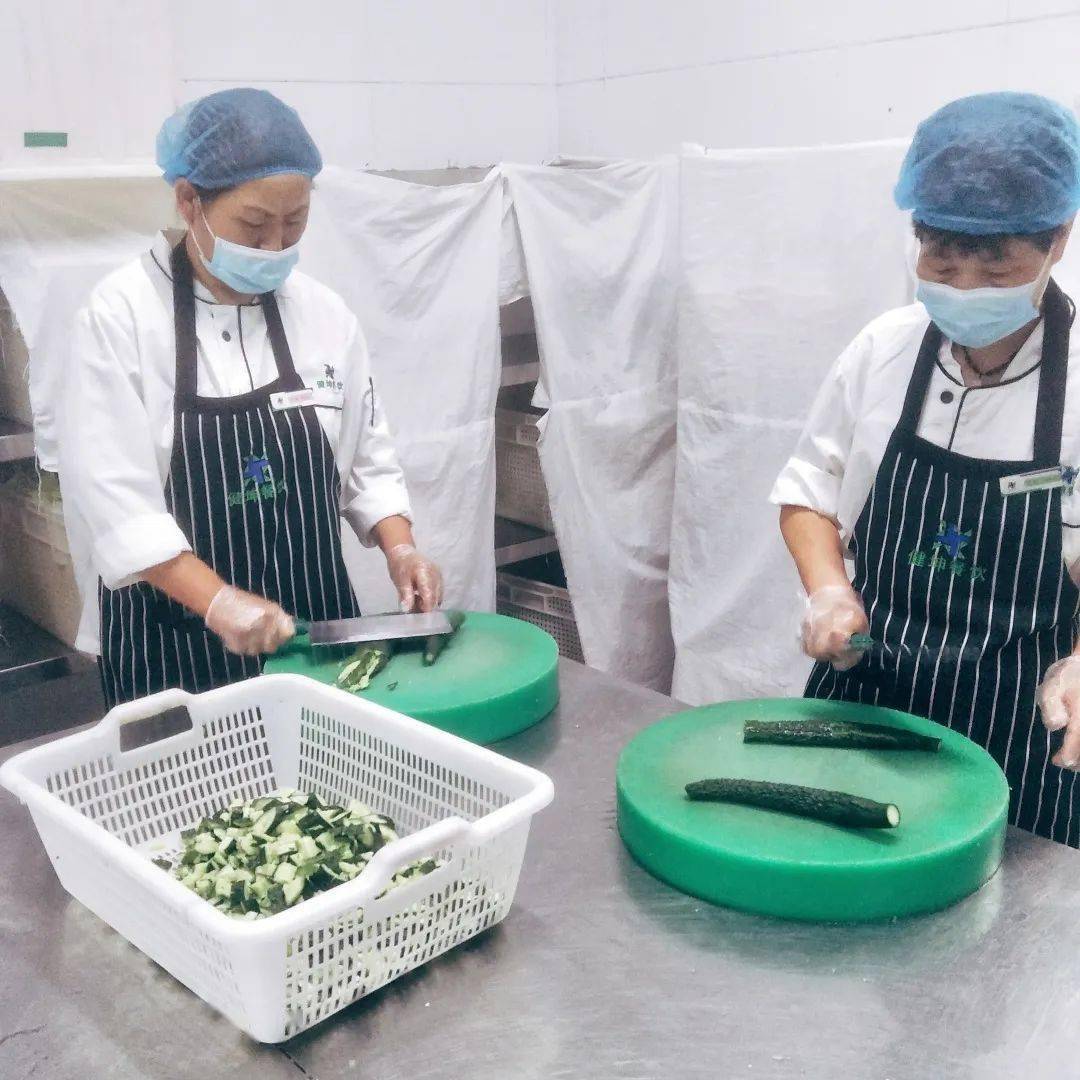校园动态隆尧一中学生食堂剪影