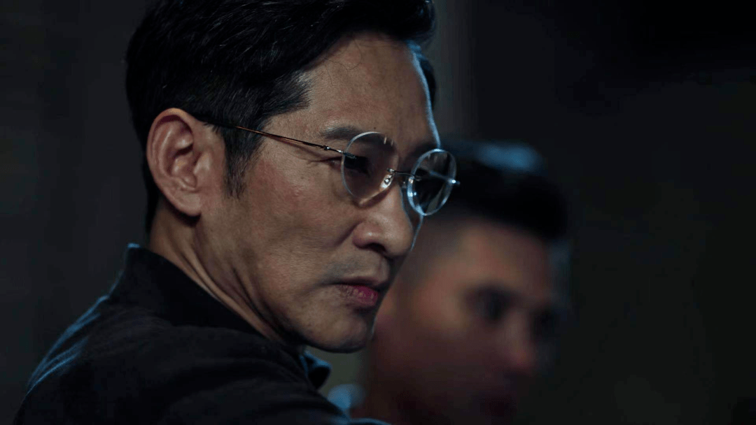 还是《破冰行动》里的"大毒枭"林耀东,一个被网友在抖音里刷爆了的