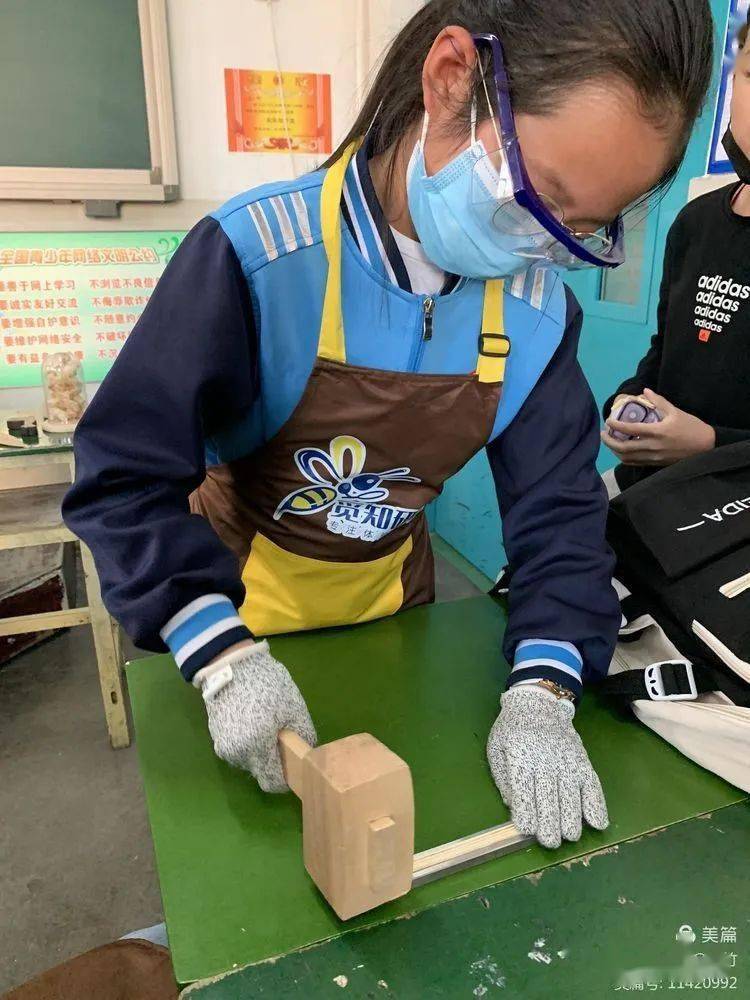 【校园新闻】小铅笔,大梦想——新市场小学劳动课程之制作铅笔_教育