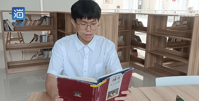 高三男生从倒数逆袭年级第一被保送发现语言特长后下定决心好好学习一
