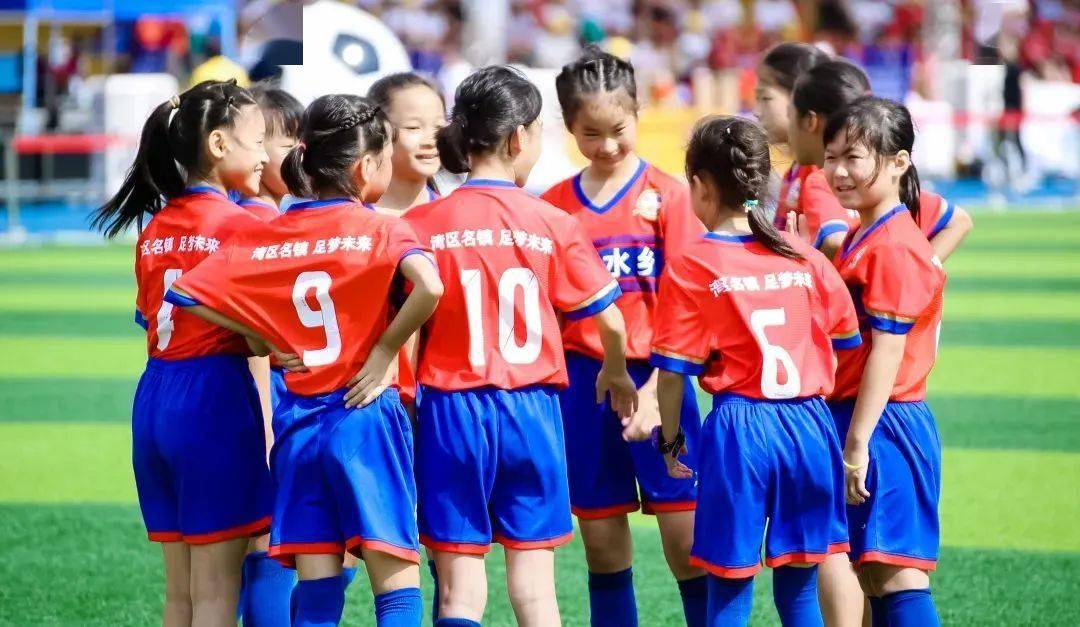 绿欣夺冠,旗小居亚!里水足球小将横扫南海区学生足球联赛!
