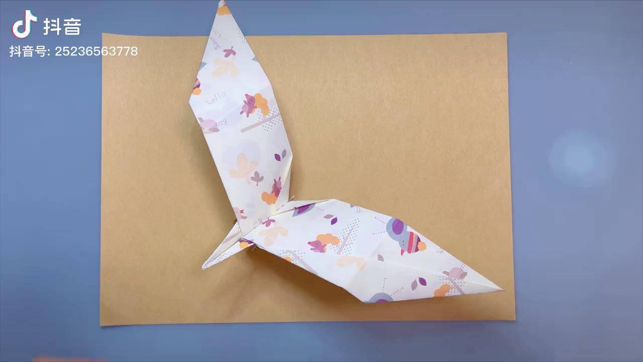 逼真的动物纸飞机:雕鹰!