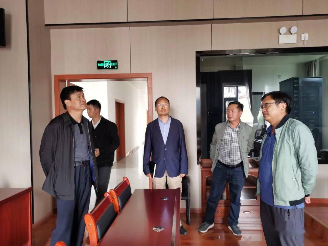 5月24日下午,市政府党组成员,二级巡视员刘廷兴到丽江市人防办调研并