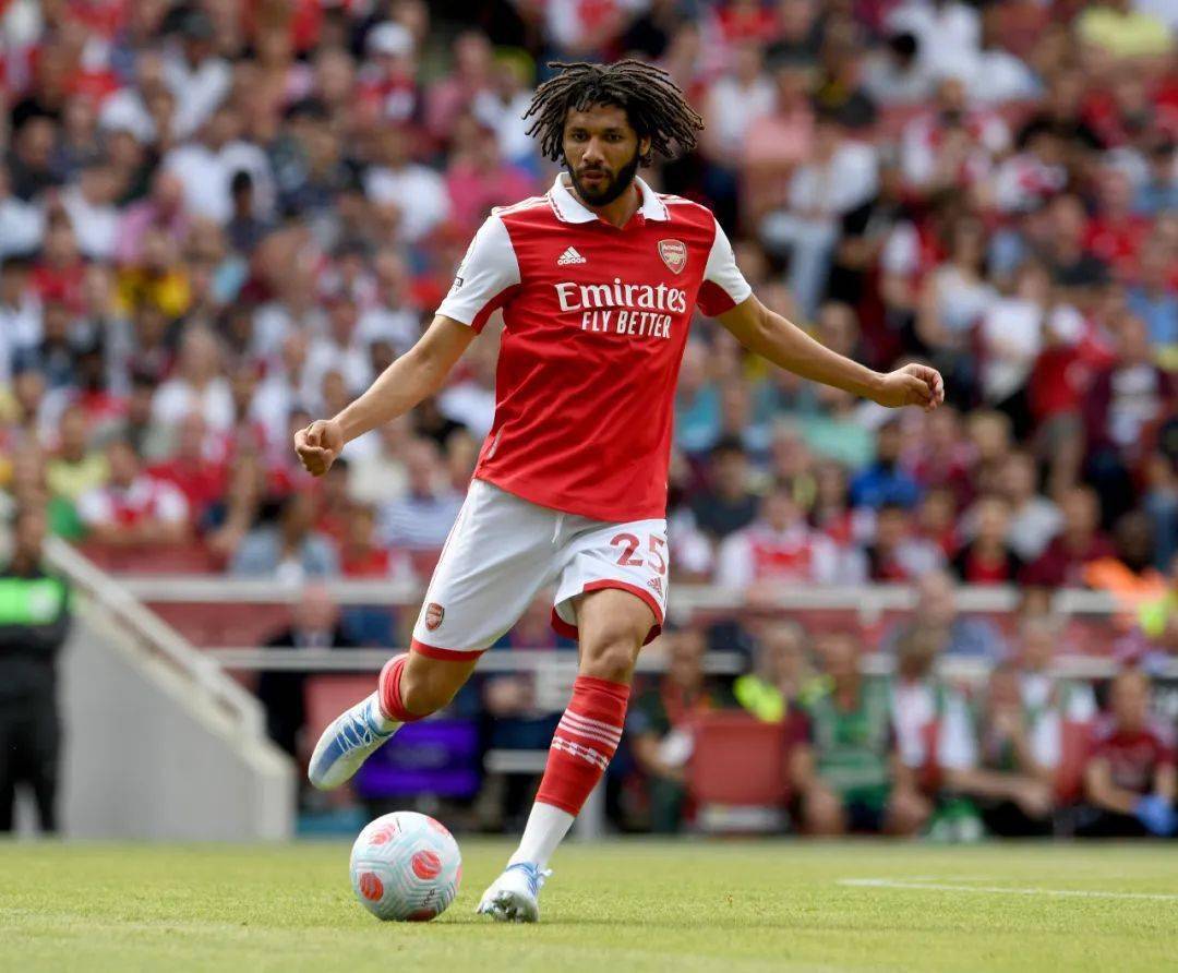 官宣埃尔内尼与球队续约