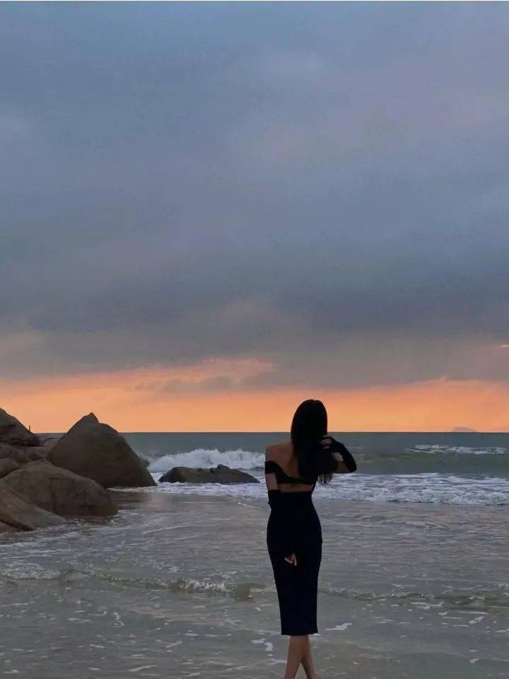 今年夏日一起get极具诱惑力的辣妹装