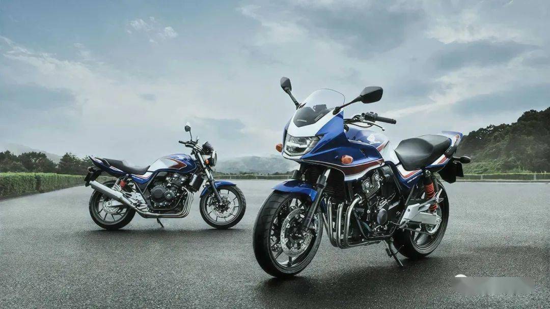 近日本田全新發布2022款cb400 super four和super bol dor的最終版