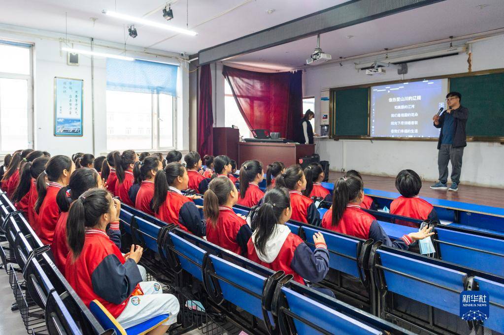 在东北乡村,他们上演现实版"放牛班的春天"_音乐_任民镇_安达市