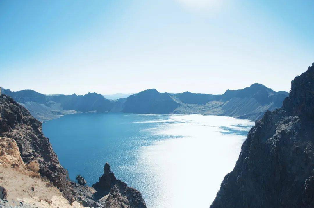 永远不要低估一个有靠山的中国人