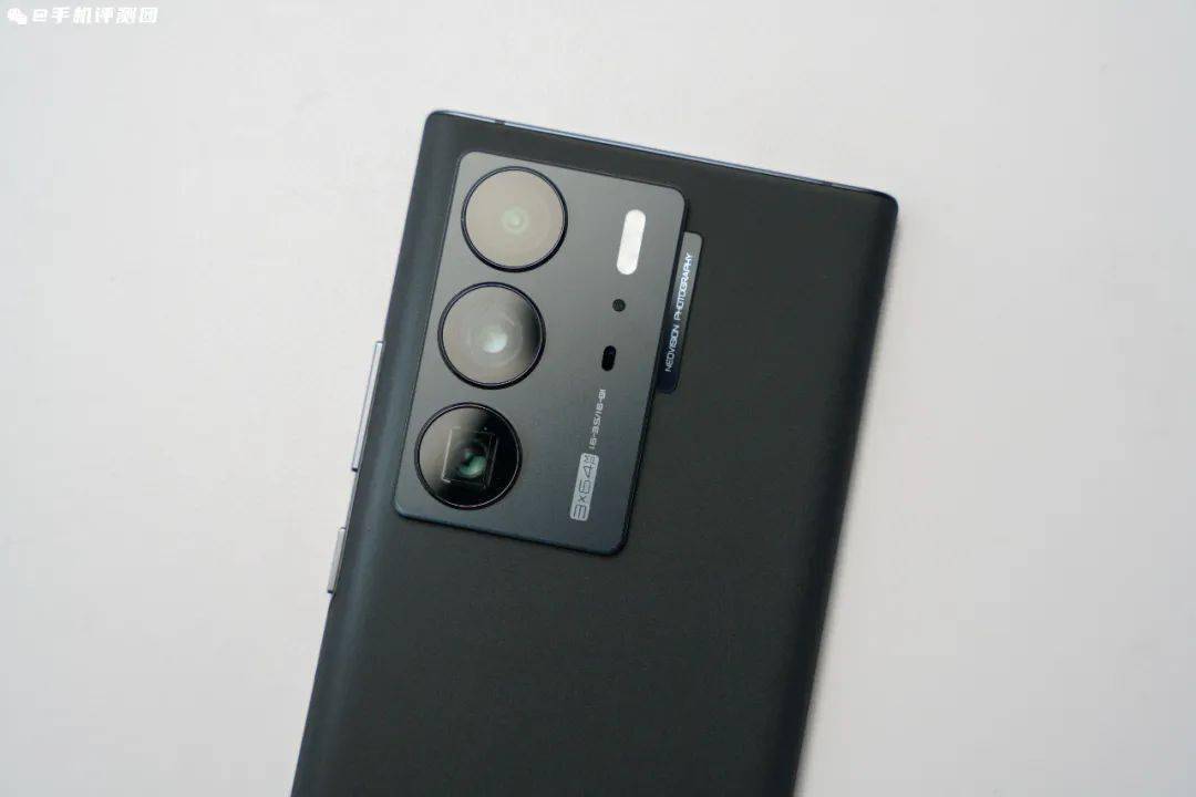 除了80w的pps协议外,还支持80w的pd协议,华为的22w scp协议,高通qc3