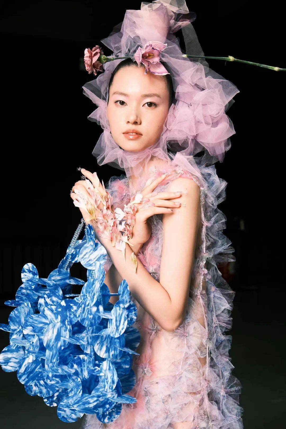 空灵少女的浪漫与温情创造出空气编织的圣马丁新锐设计师susanfang