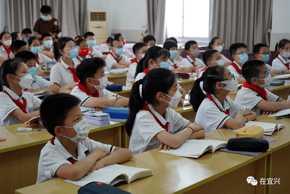发生在宜兴少年城管学校的一幕!_宜小红_城市_孩子