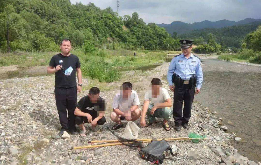 康县公安抓获非法电鱼嫌疑人三人