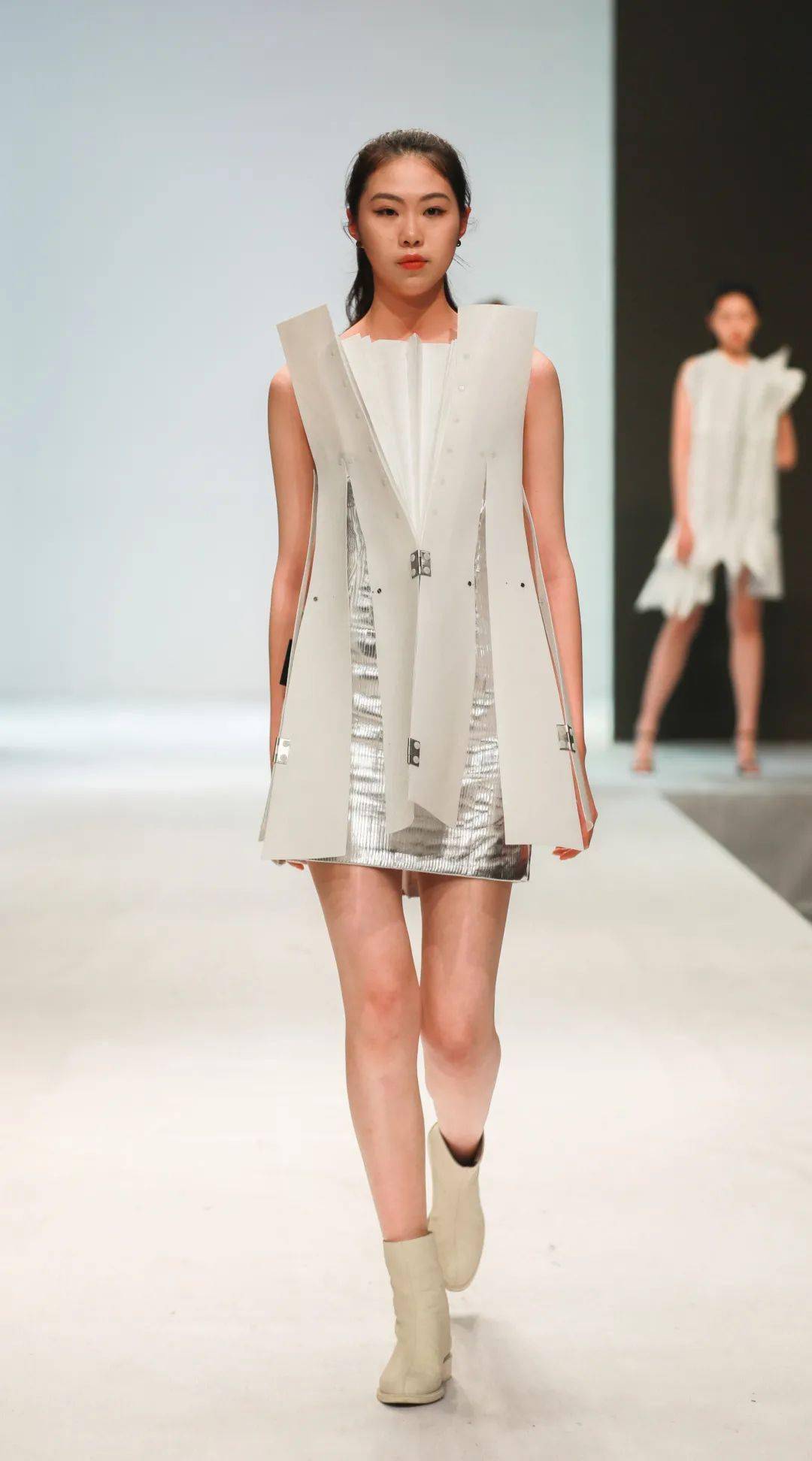 毕业展2022东华大学服装与艺术设计学院服装艺术设计系线上展