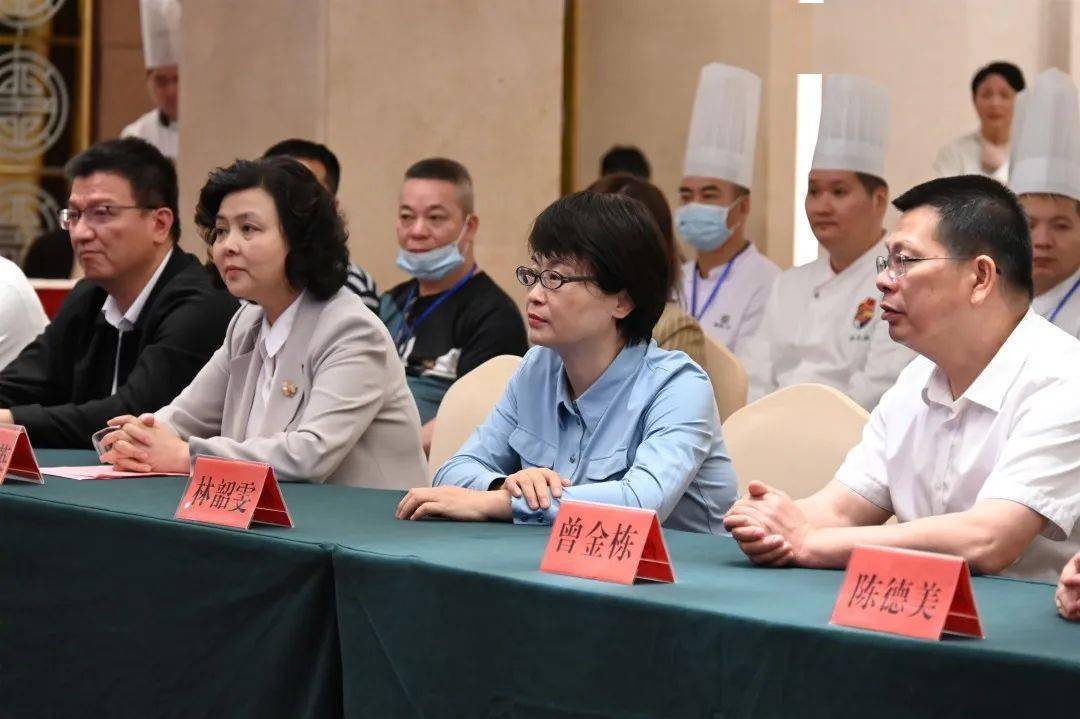 海源国际大酒店隆重举行为主题的莆田南日鲍十大名菜推选活动"品福鲍