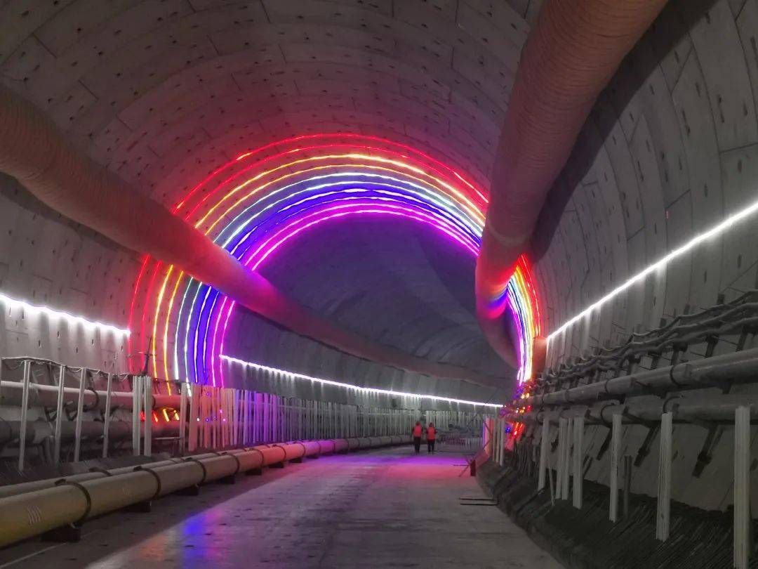 深圳市中心首条大型双层交通隧道明年6月贯通