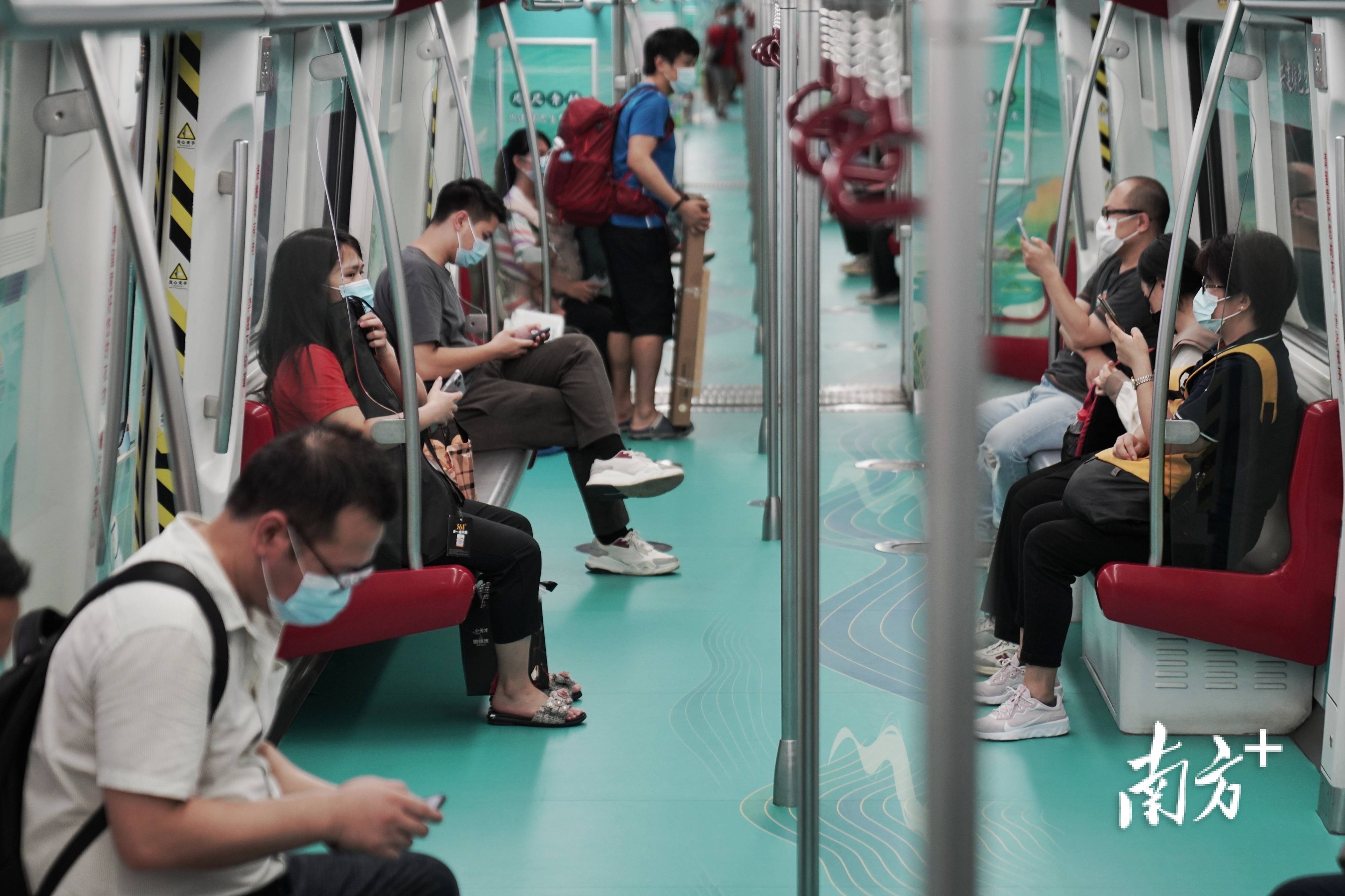 满眼青绿!广州地铁5号线"生态文明号"专列发车