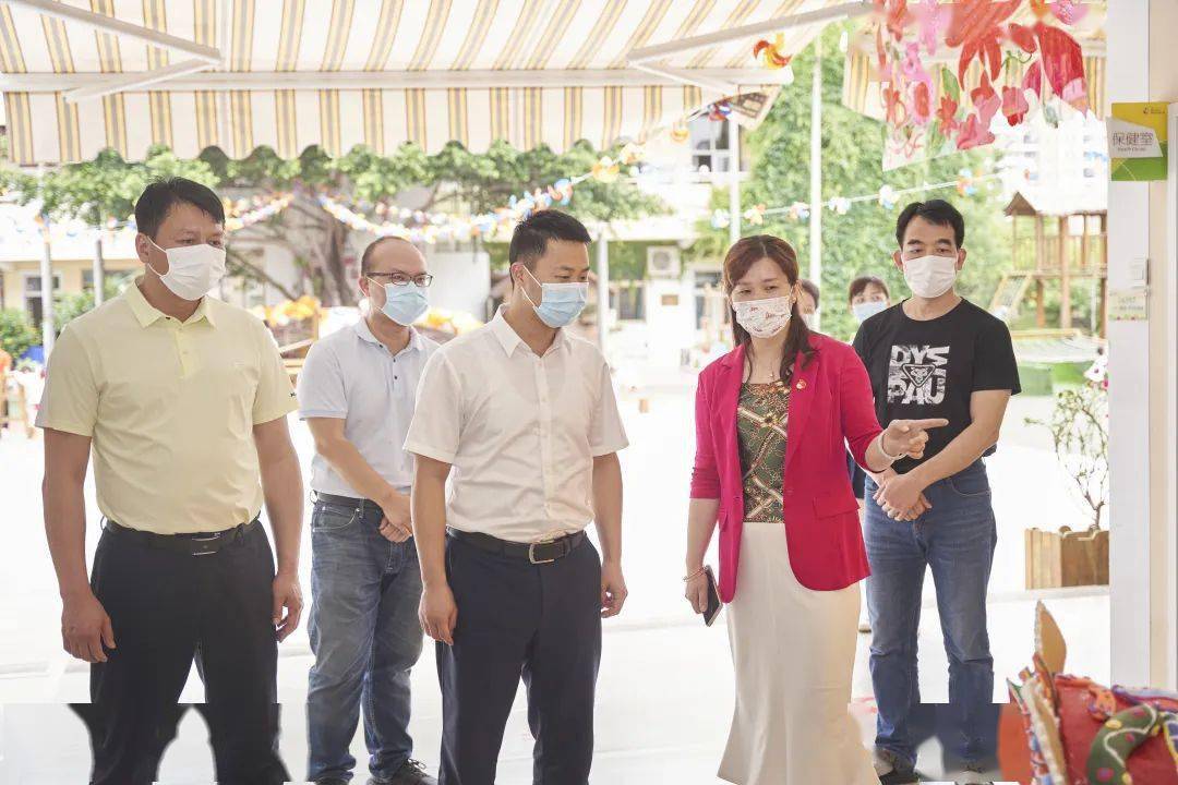 阳光资讯洛江区区长郭宁与我园幼儿欢度六一