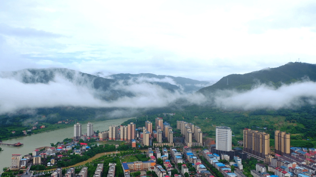 双牌雨后县城和阳明山开启雾海仙境模式