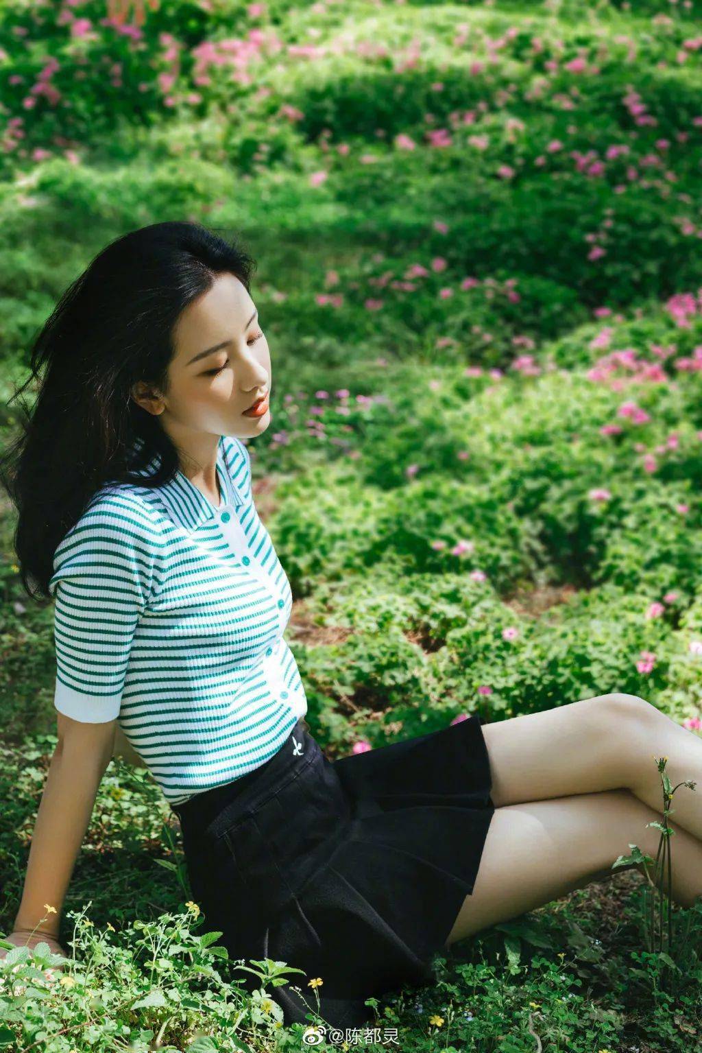 散发夏日香气的六月大片_向日葵_乔欣_草帽