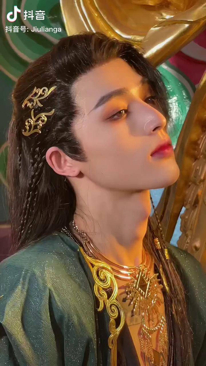 一念成魔异域风情国风美男