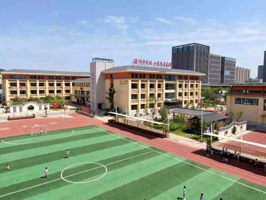 洛阳市实验小学凌波校区学区范围东至春城路,西至翠薇路,南至滨河北路