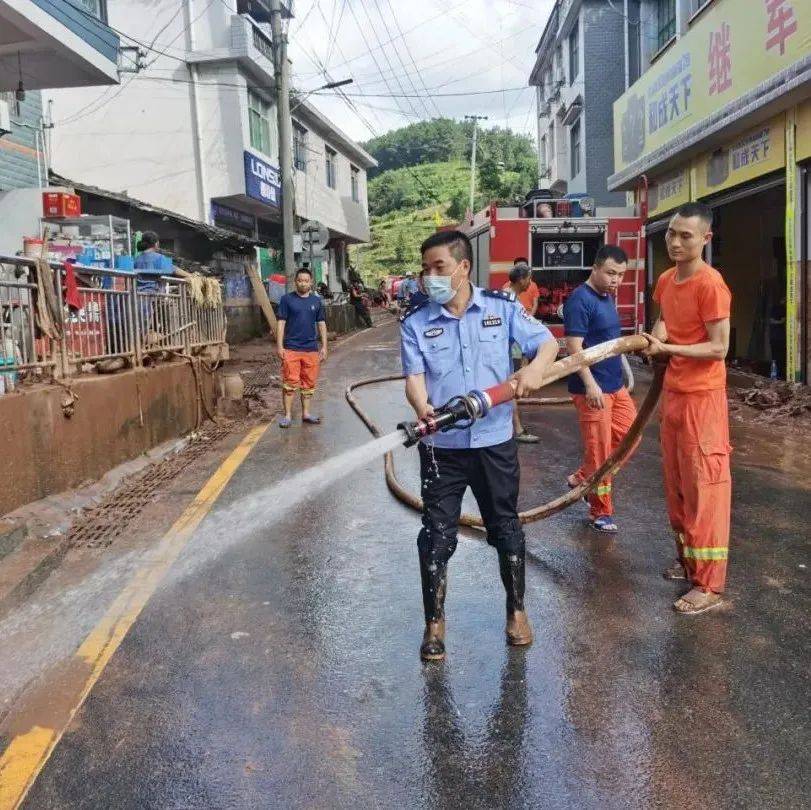 灾后重建,他们在行动!_工作_泸溪_淤泥