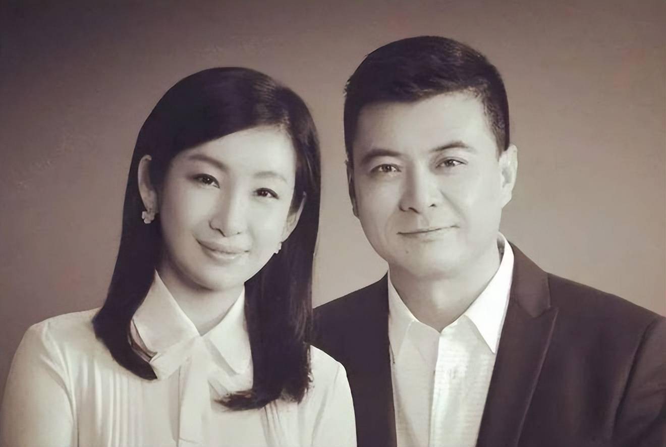 王新军和唐静离婚13年:一个独自带娃,一个婚姻美满_事业有成_北电