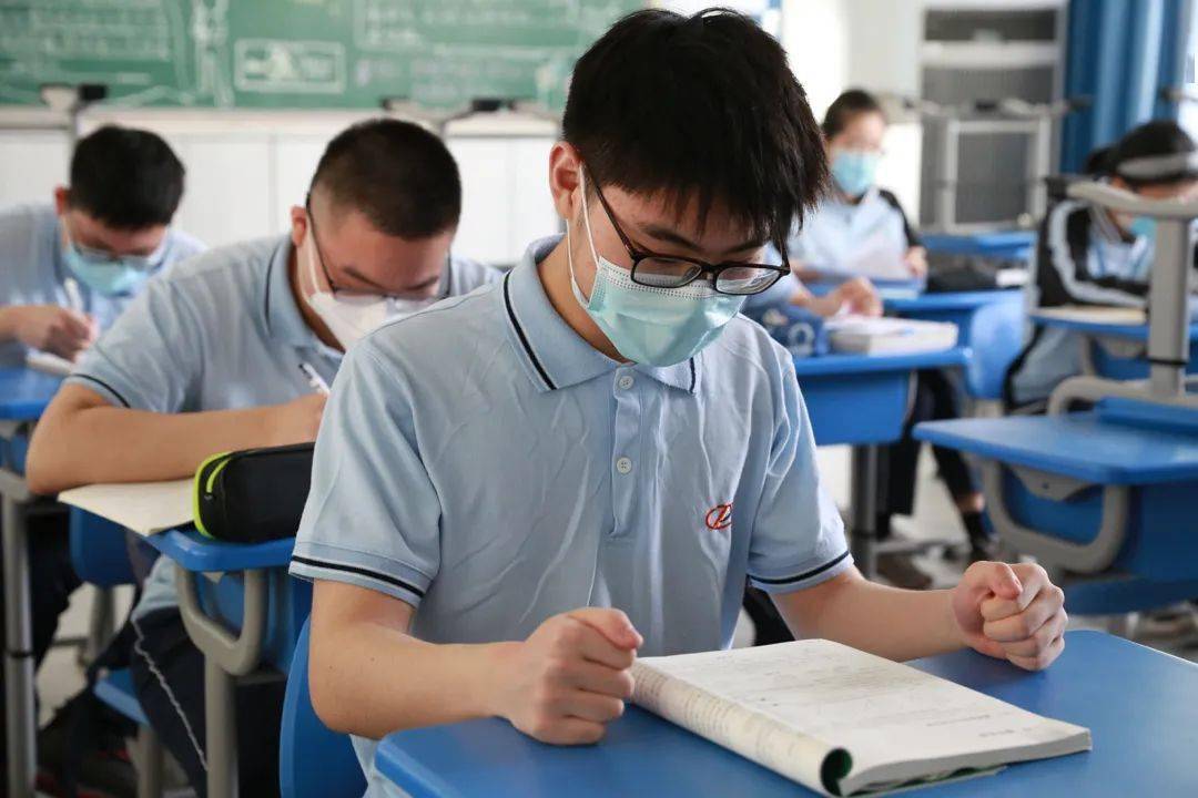 终于等到你多图直击上海高二高三年级学生返校复学