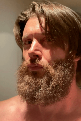 曾经的当红美剧第一帅哥如今满脸胡子演山寨版美队这部重口味美剧太