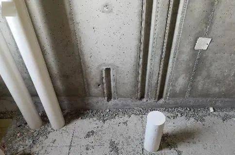 现浇墙如何预留水管压槽?现场示例!_mm_详情_管理