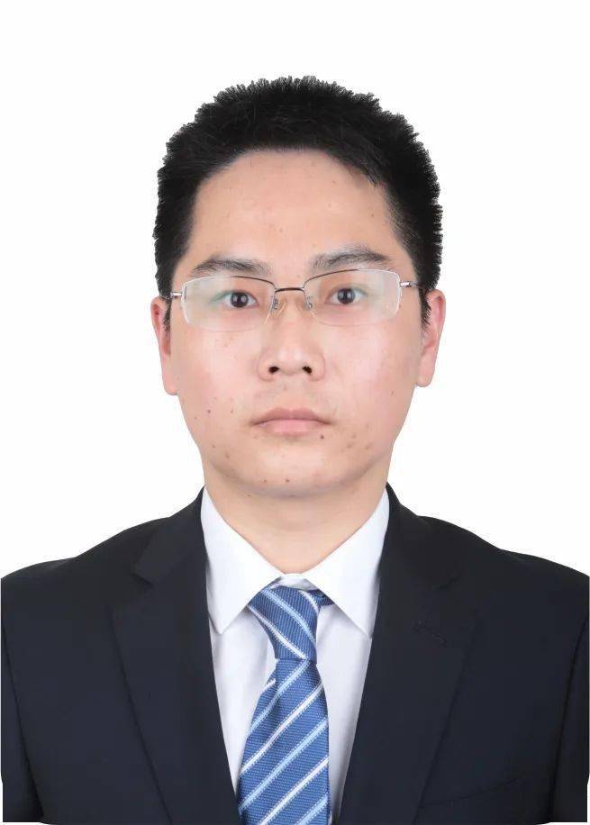 刘钊医学博士,台州市中心医院皮肤科医师,毕业于南方医科大学临床医学