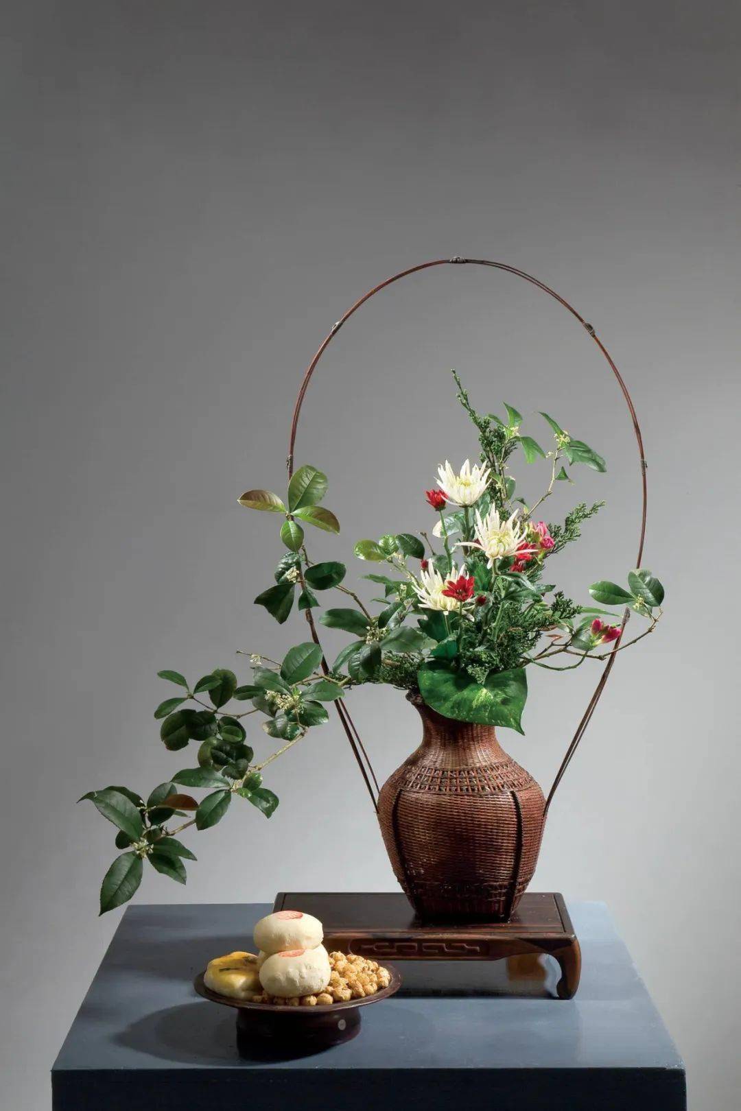 在发展的过程中,经历许多演变,但自然主义仍是中国插花艺术的基本精神