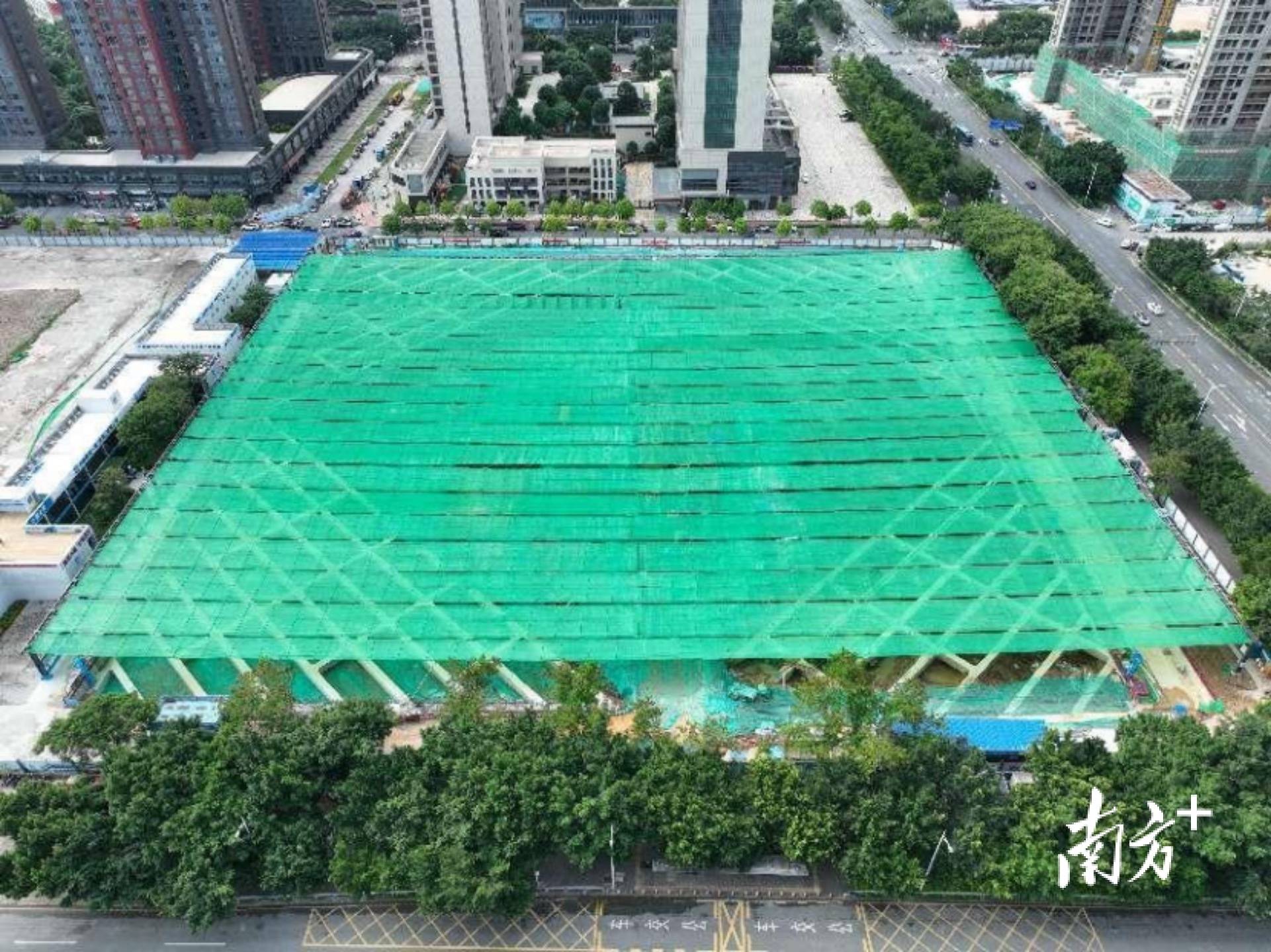 深圳工地首建巨无霸"防尘天幕"_宝安_工人文化宫_项目