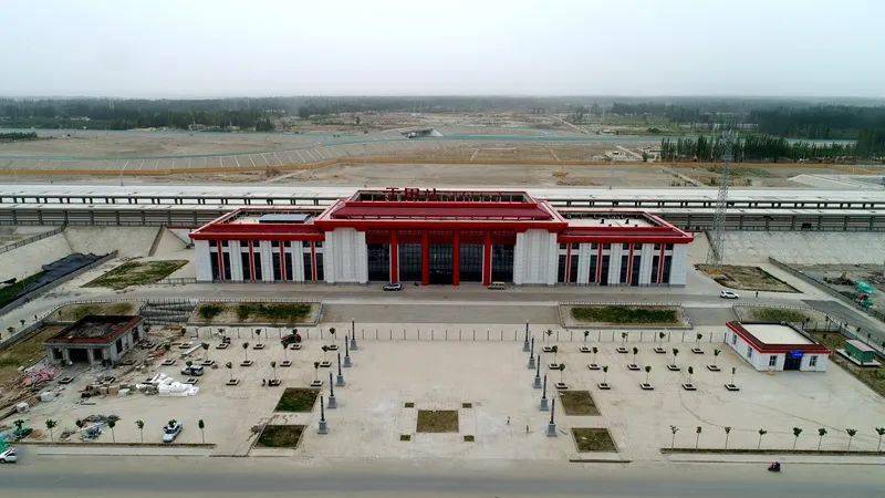 民丰站民丰站以"五星出东方利中国"为主题,寓意中华文明繁荣昌盛.