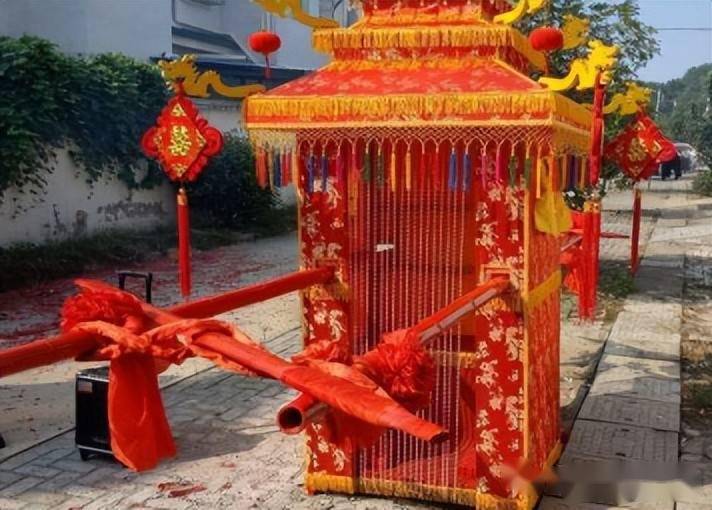 乾隆与新媳妇坐花轿的传说