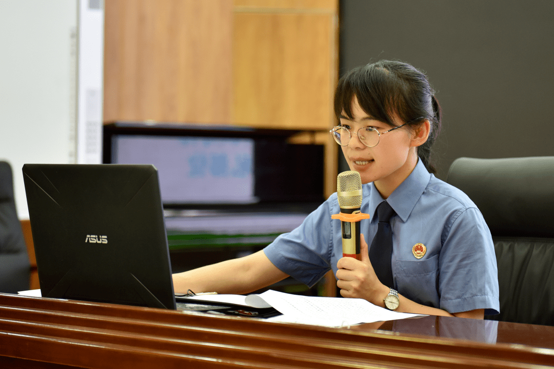 点单式校园普法讲座 梅子姐姐为你安排