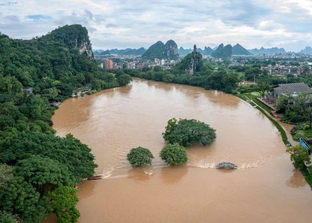 高清航拍桂林暴雨洪水,最严重的地方一目了然!_山桥_伏波山_漓江