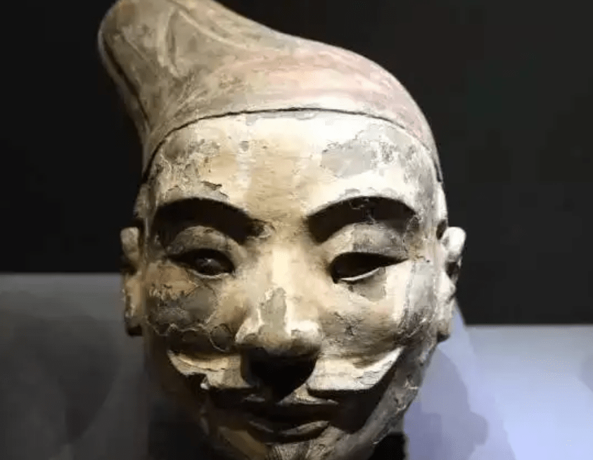 1996年,中德两国,对秦始皇陵做核磁扫描,发现从未披