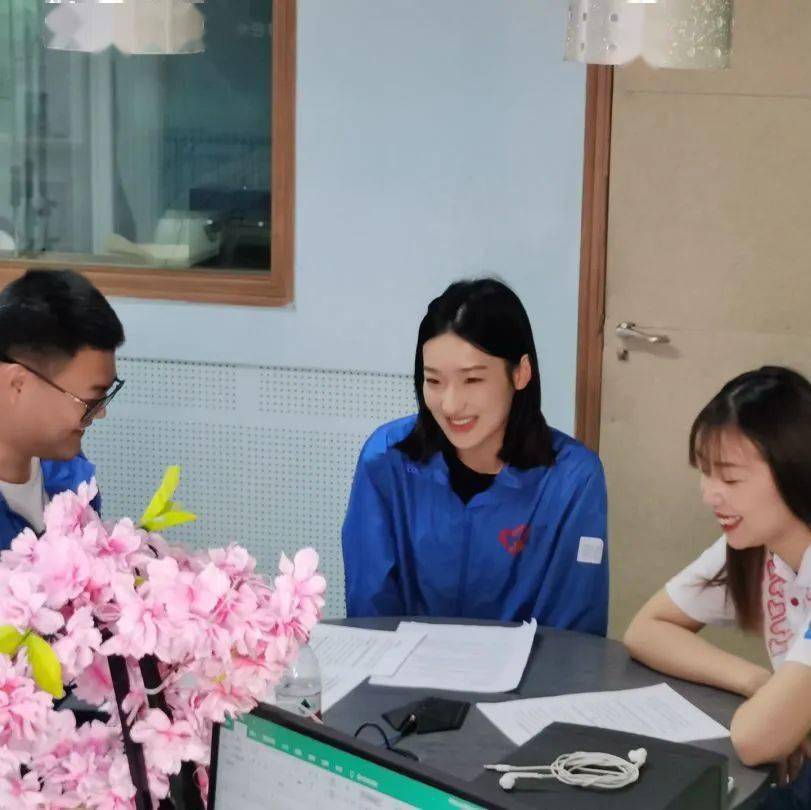 53 倾听库尔勒市志愿者们的西部故事_服务_计划_支教