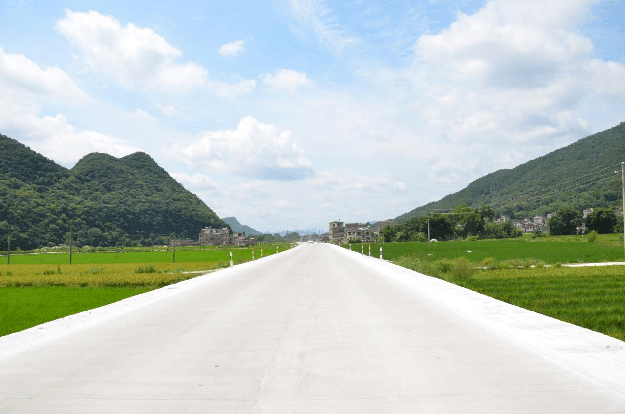 广西1018个乡镇通三级以上等级公路