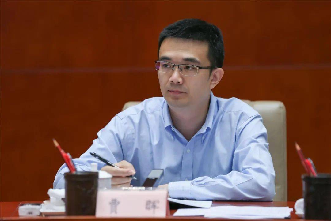 巴南区委常委会召开李中武严重违纪违法案以案促改专题民主生活会