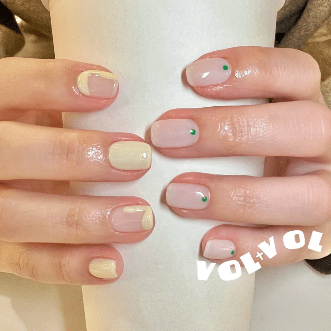 150款巨好看的夏日美甲!清凉显手白,短甲也能做!_款式_指甲_手指头