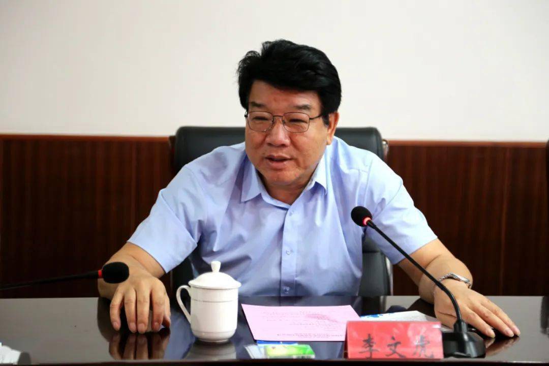 签约仪式上,政府县长武彦斌介绍了容城县情况及双方合作意向.