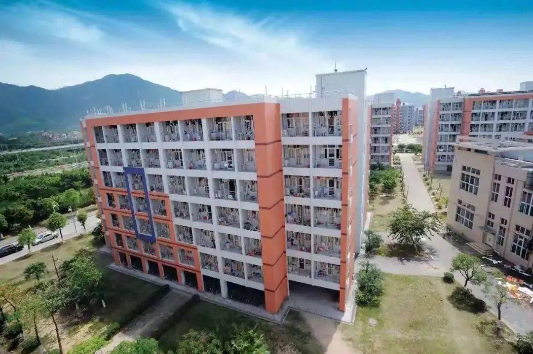 千万别报考珠海高校否则