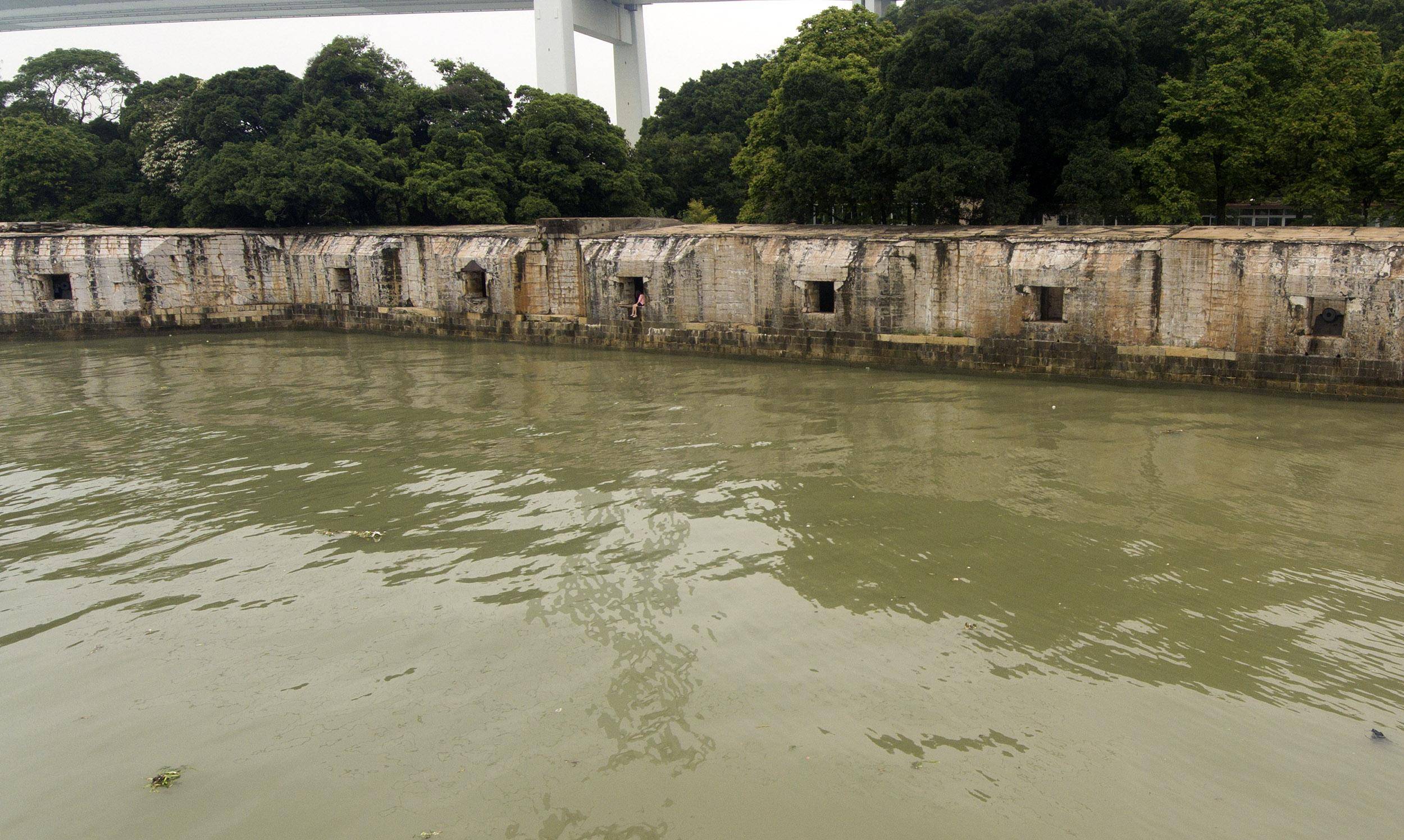 莞邑文脉虎门炮台旧址尊尊古炮诉说斑驳历史座座寨墙见证爱国情怀