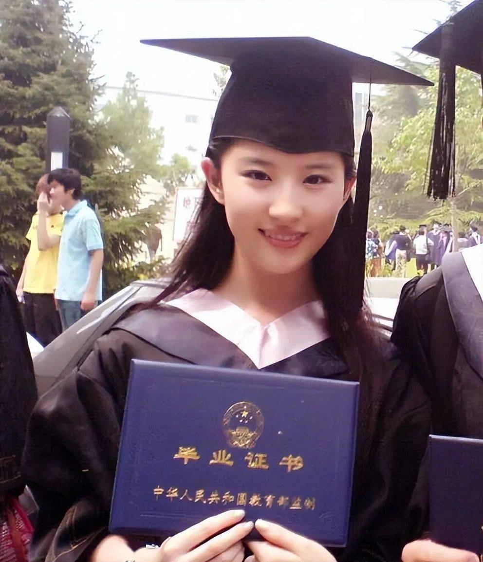 破格被北京电影学院录取,和黄渤,朱亚文,罗晋成为了同班同学