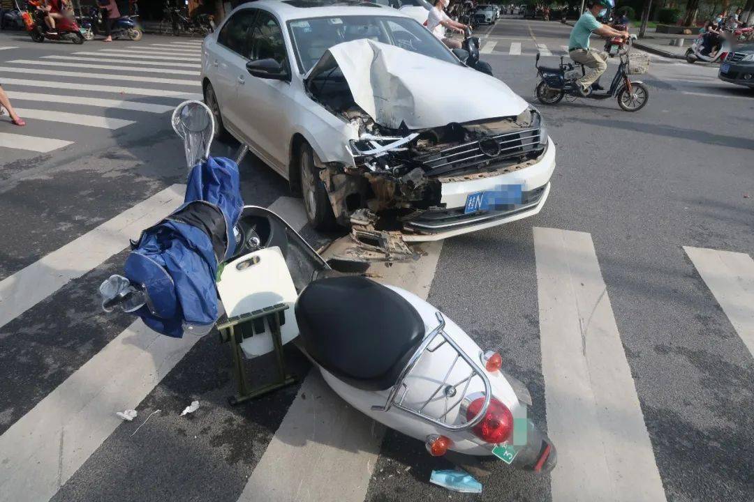 广西浦北车祸事故图片
