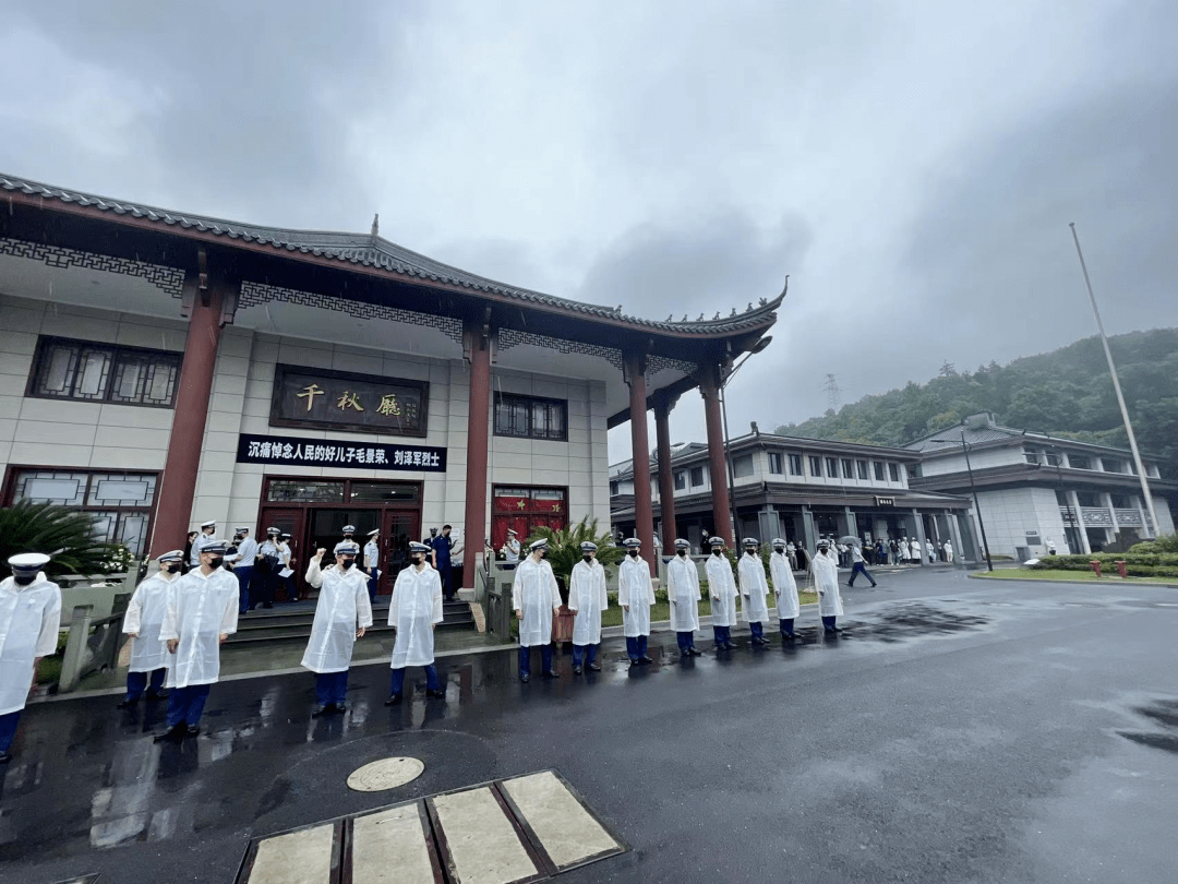 6月13日,浙江省杭州市临平区殡仪馆,小雨淅淅.