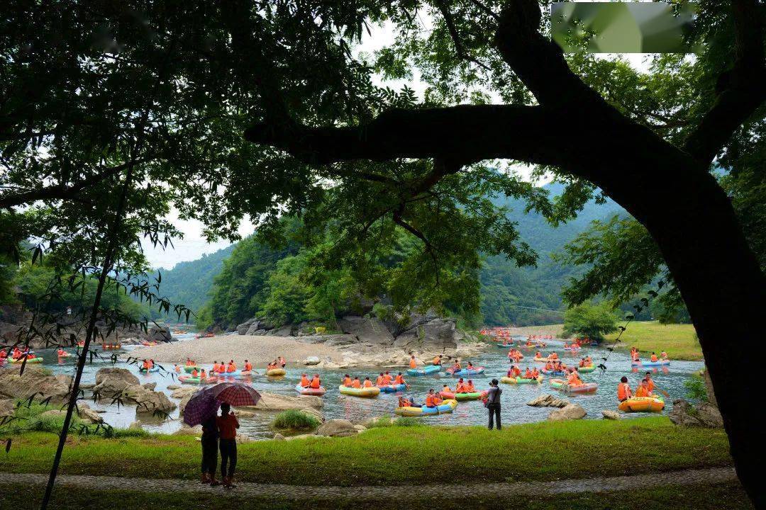 景區西黃山茶旅度假區毗鄰國家級自然保護區牯牛降和國家級溼地公園